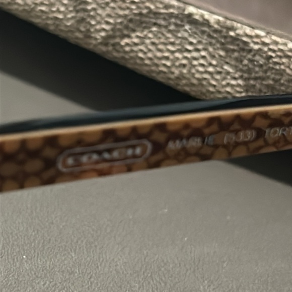 COACH-NICE PRESCRIPTION GLASSES(NEED TO REPLACE)-W/MATCHING CASE - Picture 7 of 10